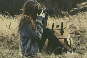 adventure-backpack-brunette-camera-Favim.com-2957017